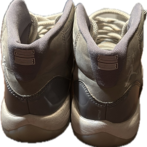 Jordan retro Gray and White High-Top Sneakers - Picture 4 of 5